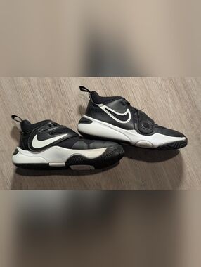 Nike Kids Black and White Low-Top Sneakers